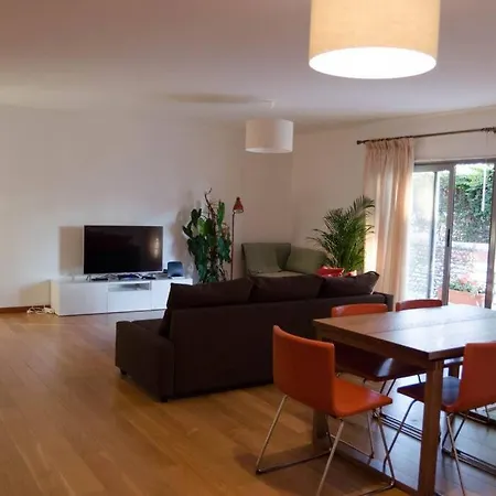Guestready - Sleek Apt W/ Balcony In Graca-3
